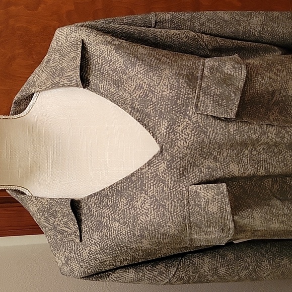 ATHLETA | Green Viper Print Athletic Long Sleeve Top Comfy Soft - size 2X - Picture 2 of 12